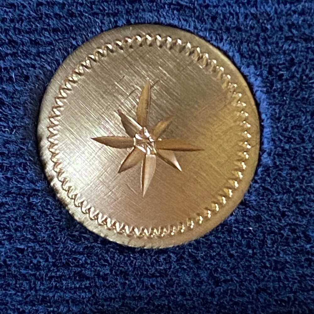 VTG I Theda I 14KT Gold Hand Engraved Tie Tac
